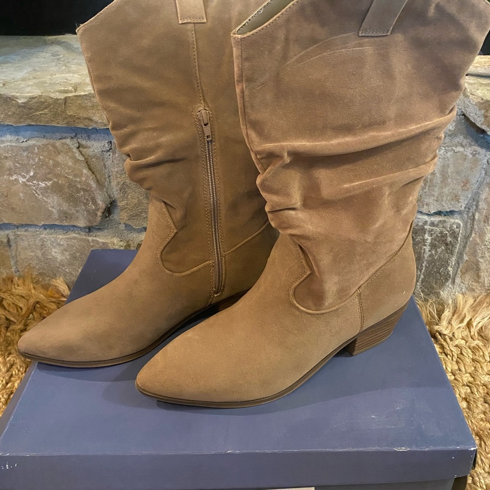 Universal Thread Slouchy Tan Heeled Boots